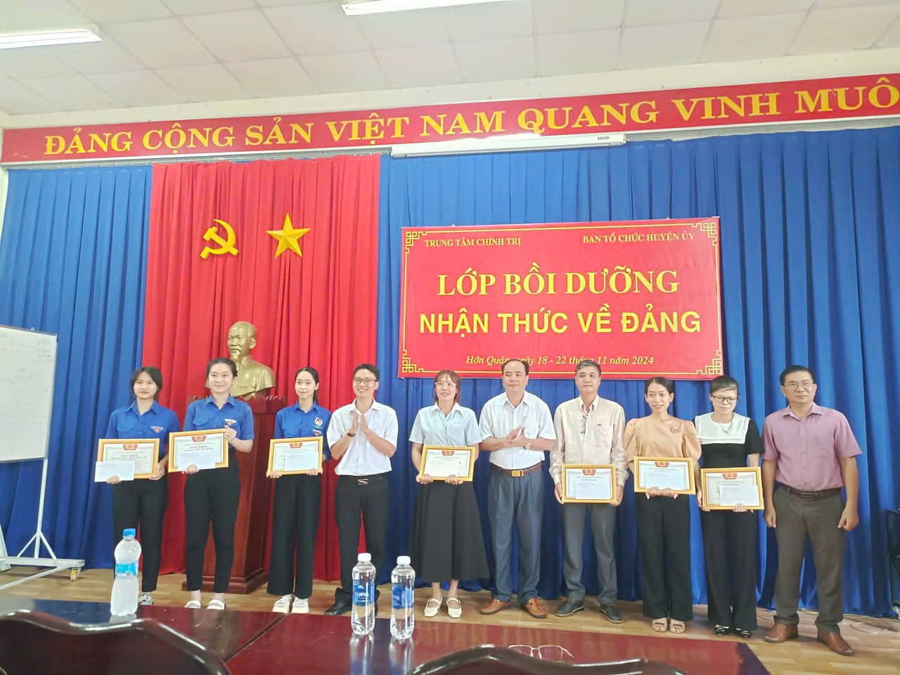 Giáo Viên, Học Sinh Trường THPT Trần Phú Tham Gia Lớp Bồi Dưỡng Nhận Thức Về Đảng